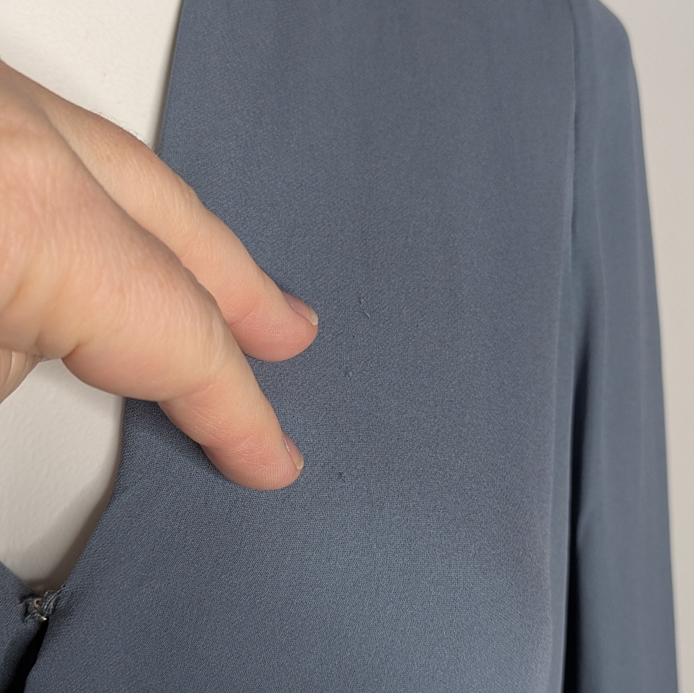 L'Agence Gia Blue Silk V Neck Snap Back Wrap Blouse S - Picture 3 of 12